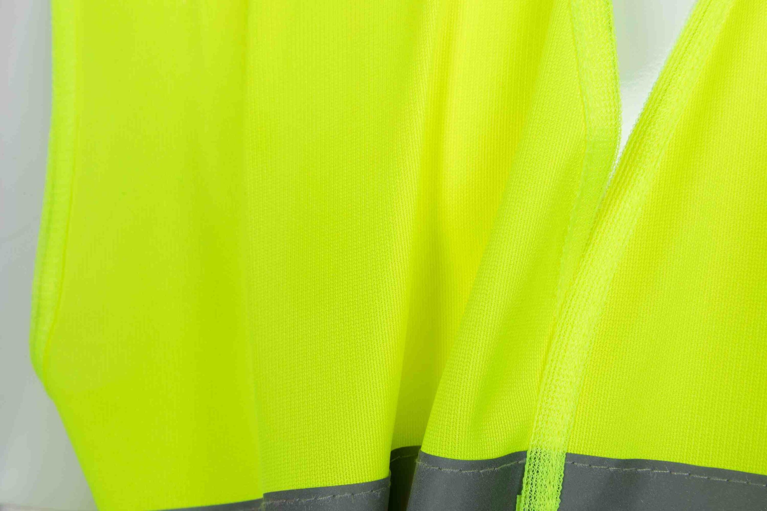 Breathable Reflective Vest – Weather-Resistant Protection for Traffic Marshals