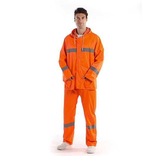 Polyester PVC Hooded Waterproof Men’s Raincoat with Reflective Stripes