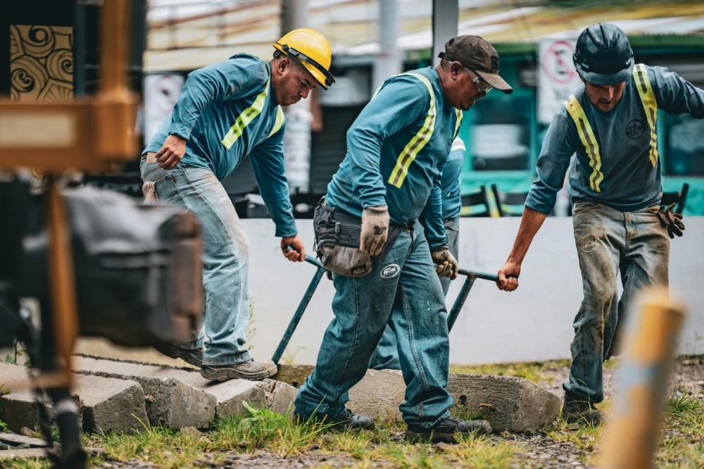 Schwere Arbeitskleidung: Warum Qualitätsmaterialien Ihre langfristigen Kosten senken Schwere Arbeitskleidung: Warum Qualitätsmaterialien Ihre langfristigen Kosten senken
